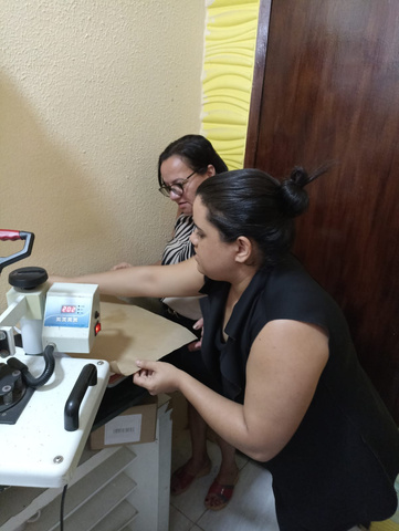 Aluna com certificado